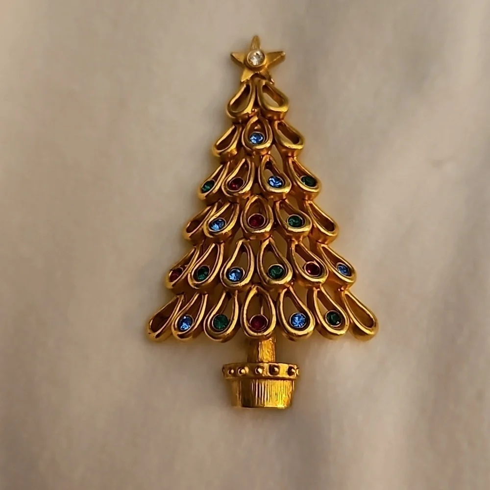 Vintage Goldtone Crystal Christmas Tree Brooch Pin